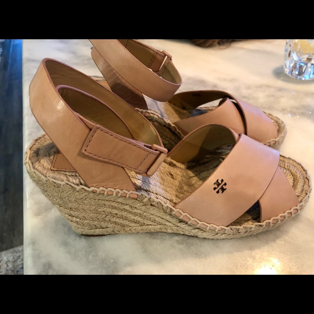 Size 7 1/2 Tory Burch nude leather wedge with box